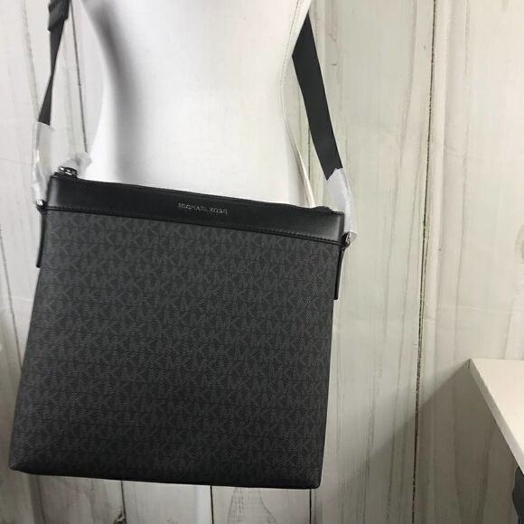 Michael Kors Cooper Womens Crossbody NWT - Picture 8 of 9